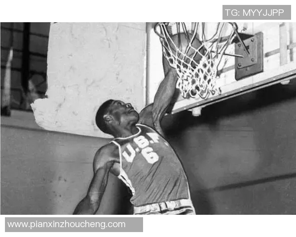 比尔拉塞尔如何凭借卓越技巧与智慧成为NBA历史上最伟大的防守球员 比尔拉塞尔如何凭借卓越技巧与智慧成为NBA历史上最伟大的防守球员