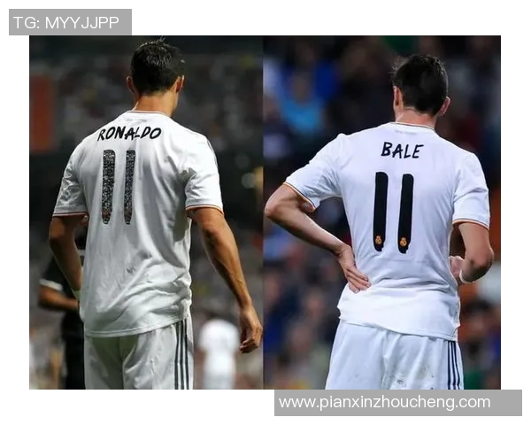 足球明星齐聚盛典身着西服展现风采共同庆祝足球文化的璀璨时刻